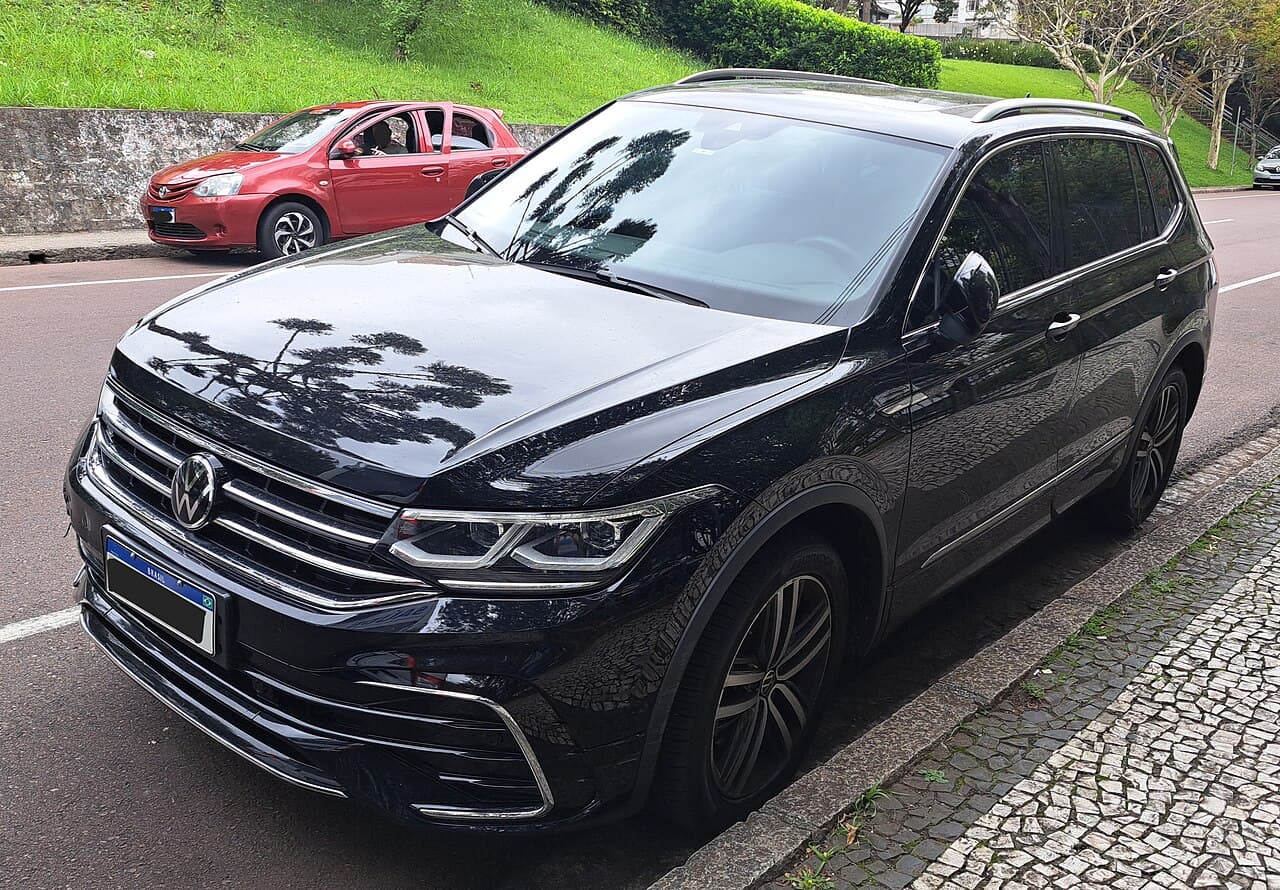 2021 Volkswagen Tiguan L - model reference photo 1