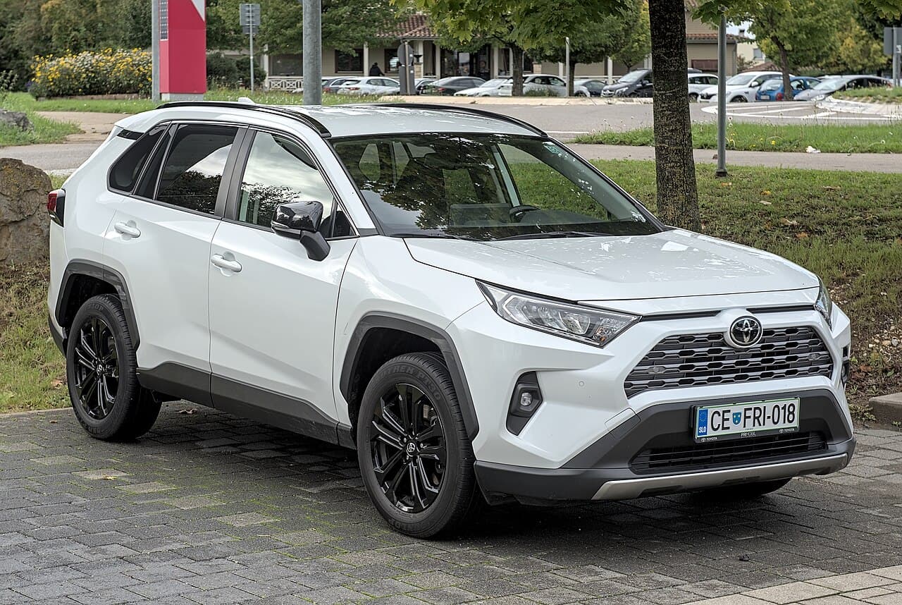 2023 Toyota RAV4 - model reference photo 1